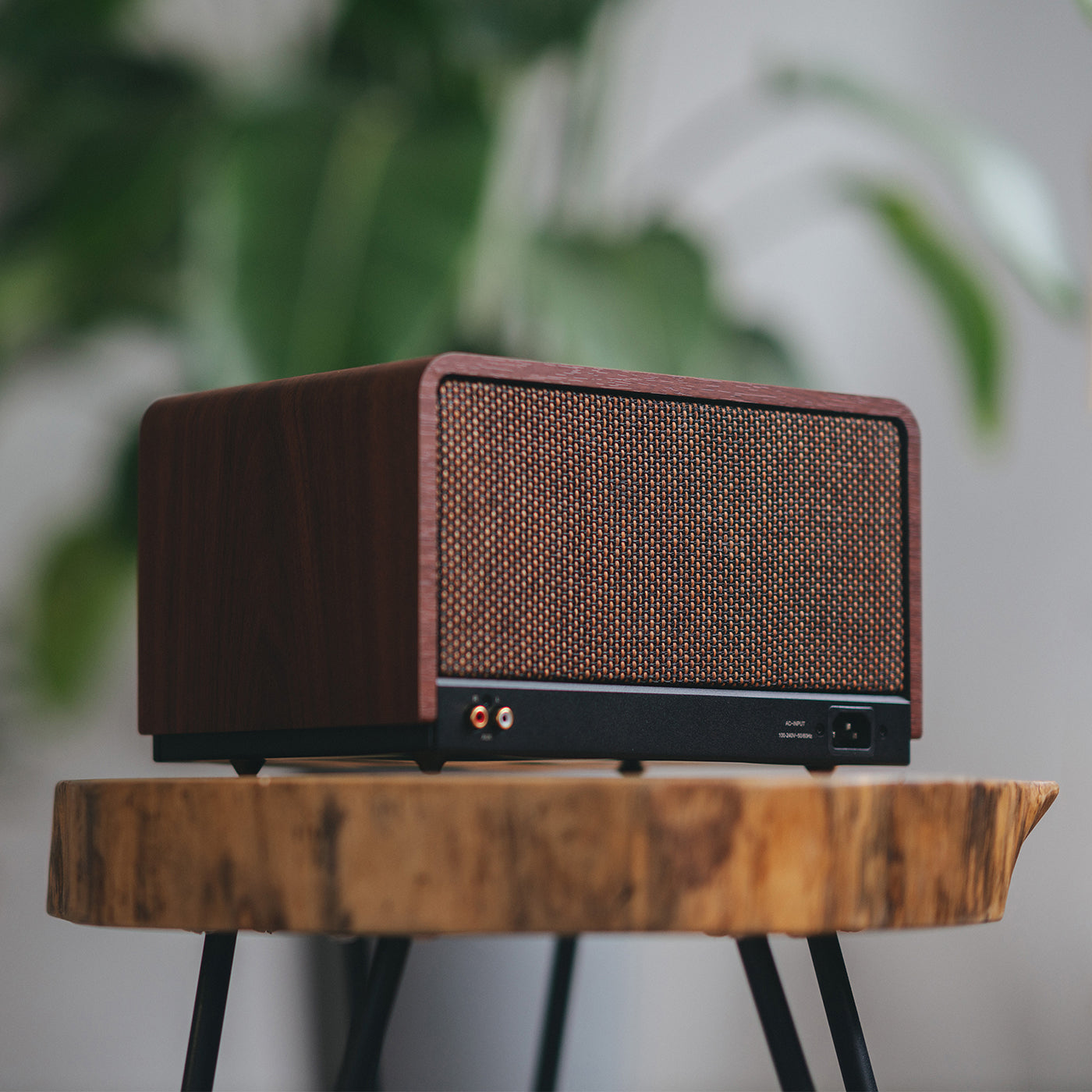 Sandstrom retro store home bluetooth speaker